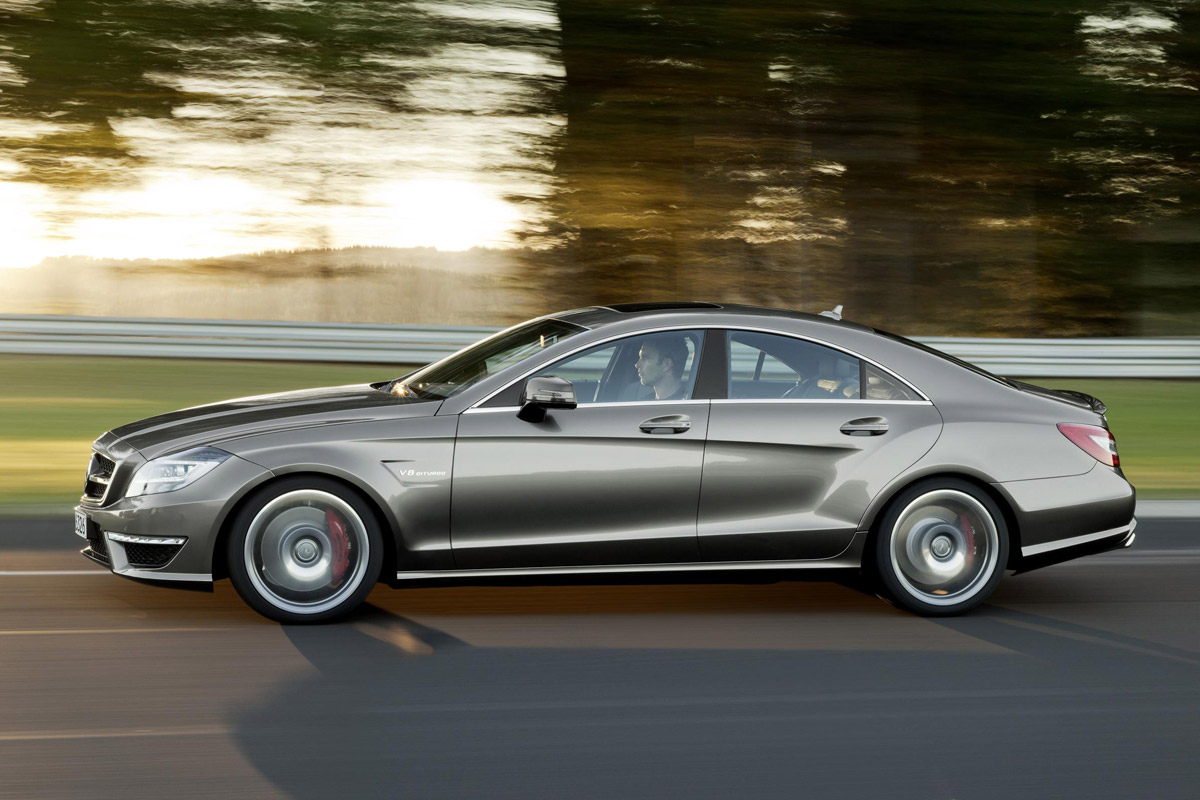 Mercedes CLS 63 AMG side panning