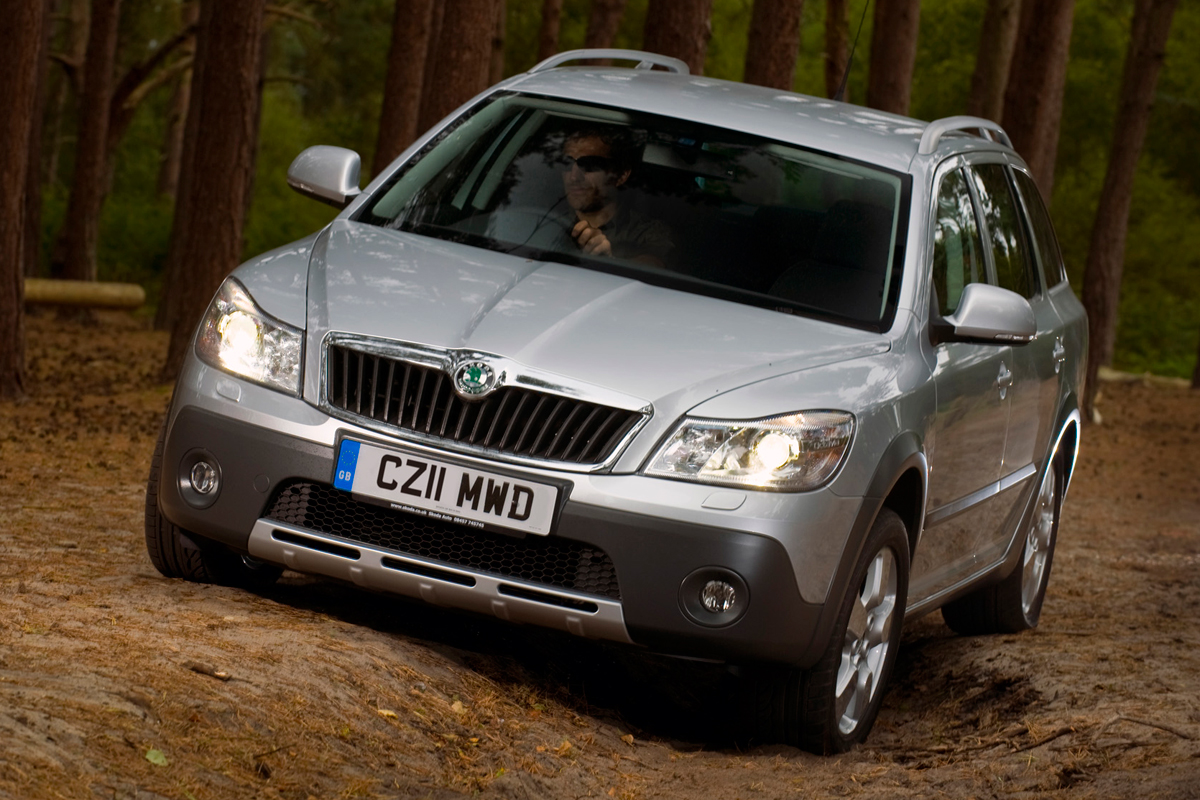 Skoda Octavia Scout front