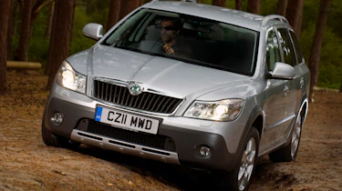 Skoda Octavia Scout front