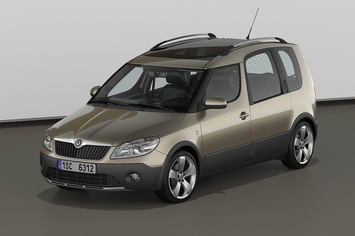 Skoda Roomster Scout front three-quarters