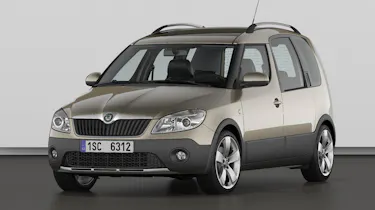 Skoda Roomster Scout front three-quarters