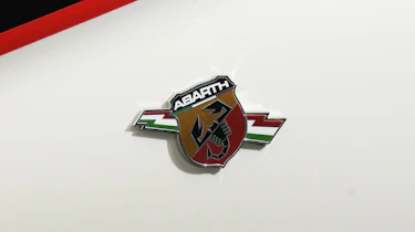 Abarth 500C Abarth badge