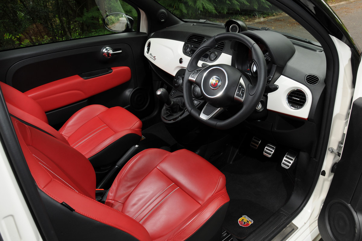 Abarth 500C interior