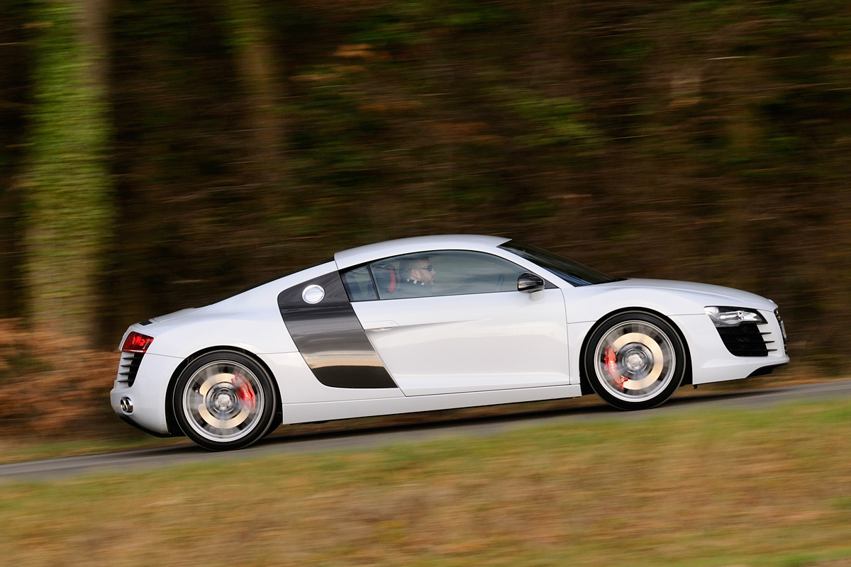 Audi R8 profile