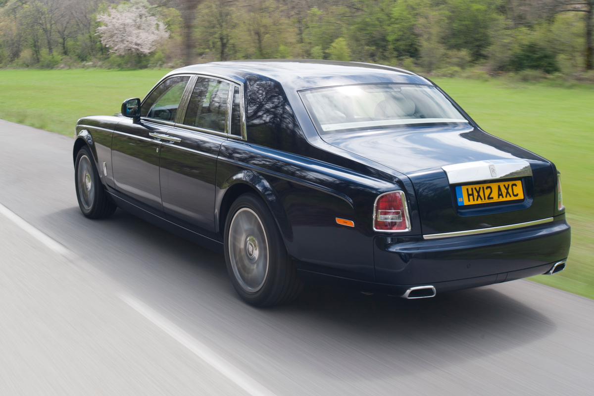 Rolls-Royce Phantom II rear tracking