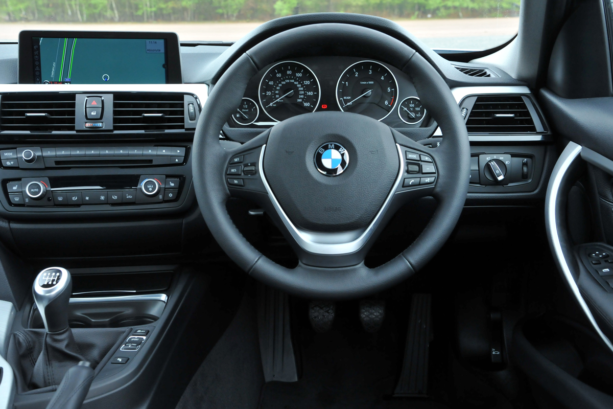 BMW 320d ED dash