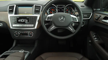 Mercedes ML 250 CDI dash