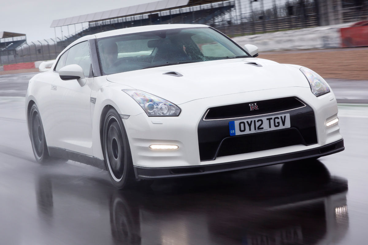 Nissan GT-R Track Pack front tracking