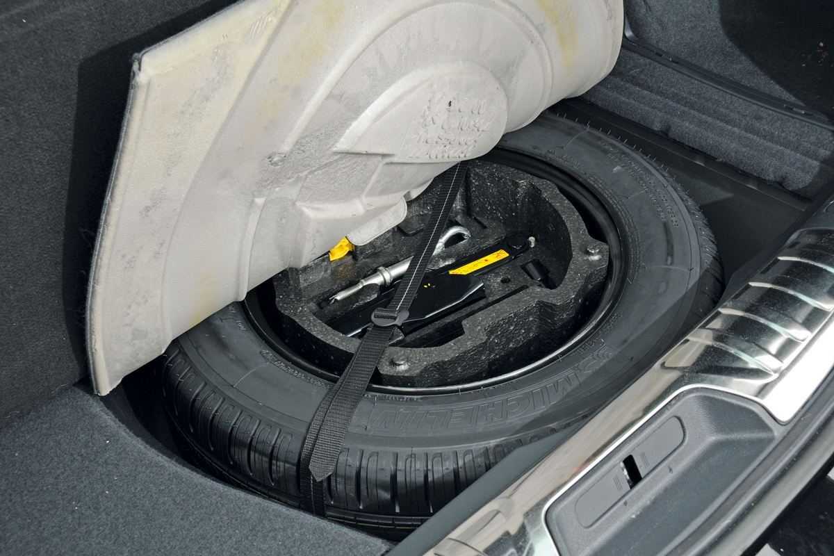 Peugeot 508 SW spare wheel