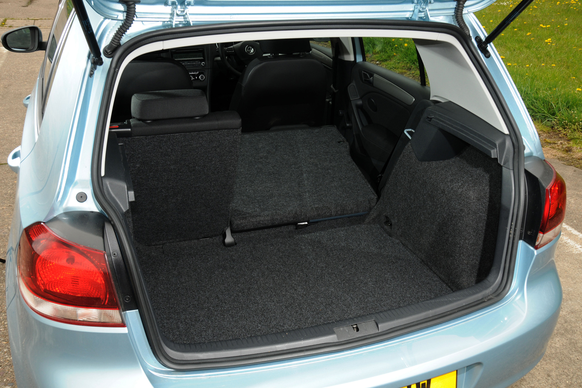 VW Golf 1.6 TDI BlueMotion boot