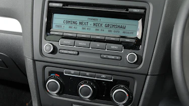 VW Golf 1.6 TDI BlueMotion centre console