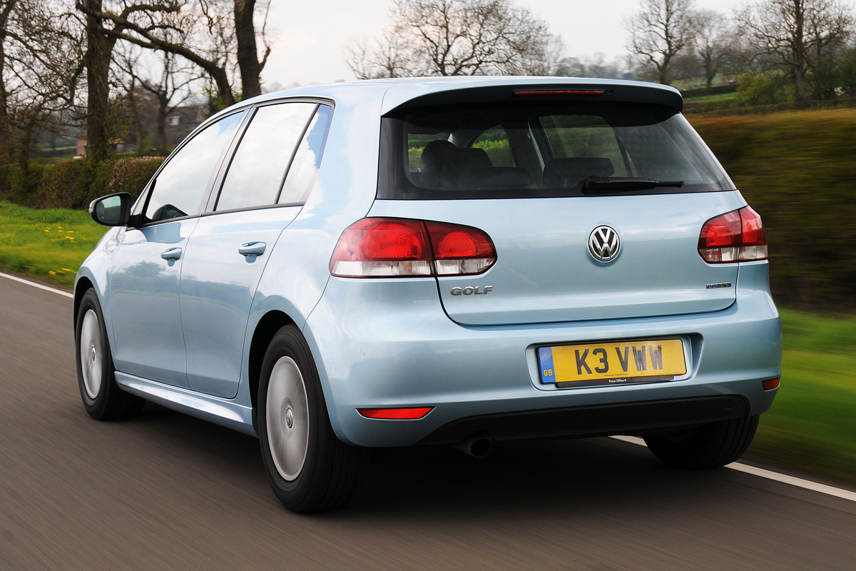 VW Golf 1.6 TDI BlueMotion rear tracking