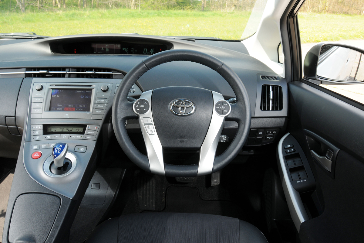 Toyota Prius 1.8 T Spirit dash