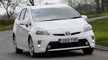 Toyota Prius 1.8 T Spirit front cornering