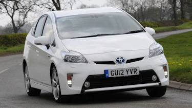 Toyota Prius 1.8 T Spirit front cornering