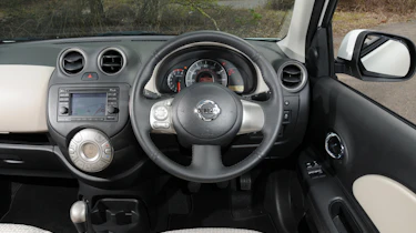 Nissan Micra DiG-S Shiro dash