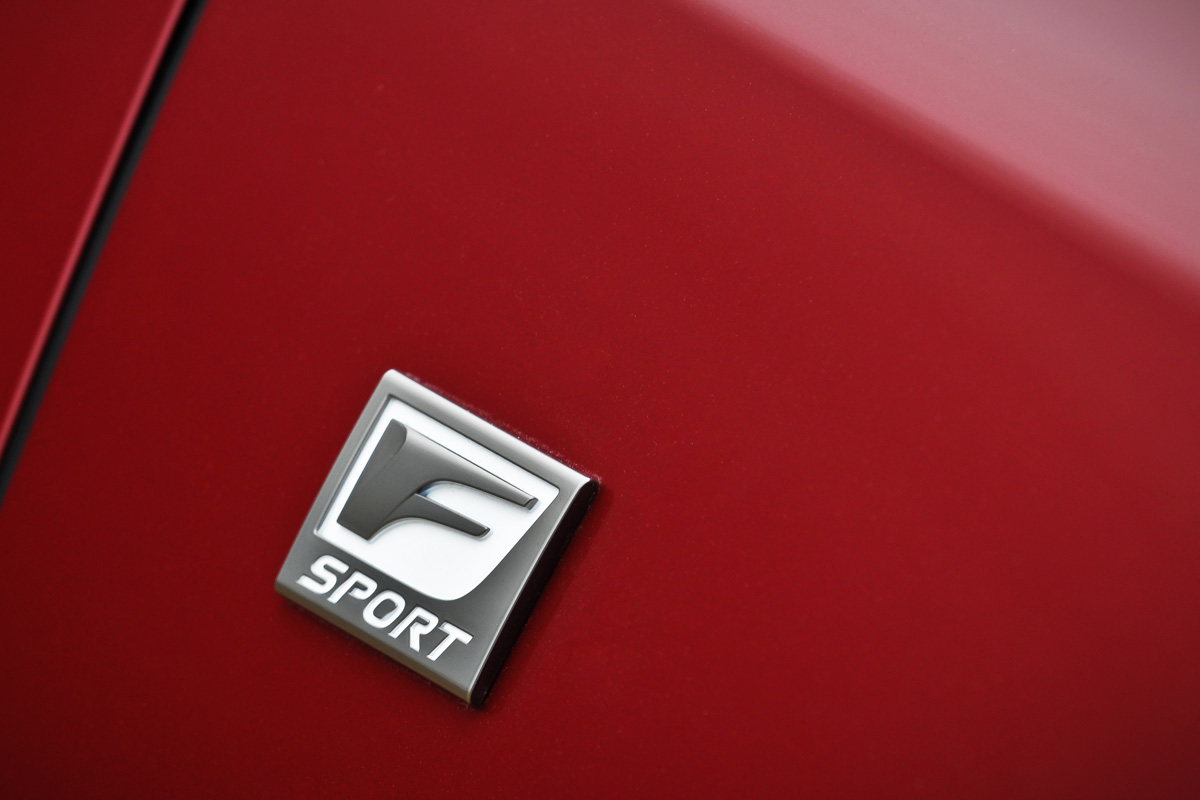 Lexus GS F Sport badge