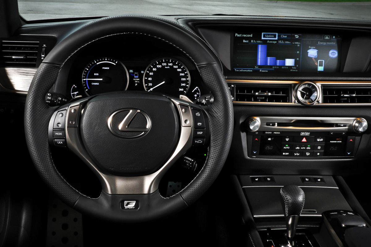 Lexus GS dash