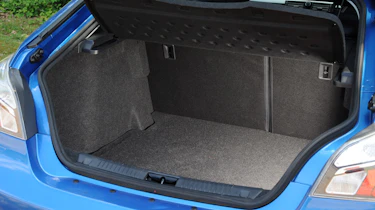 MG6 boot