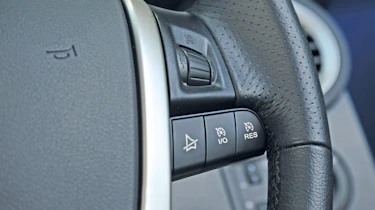 MG6 steering controls