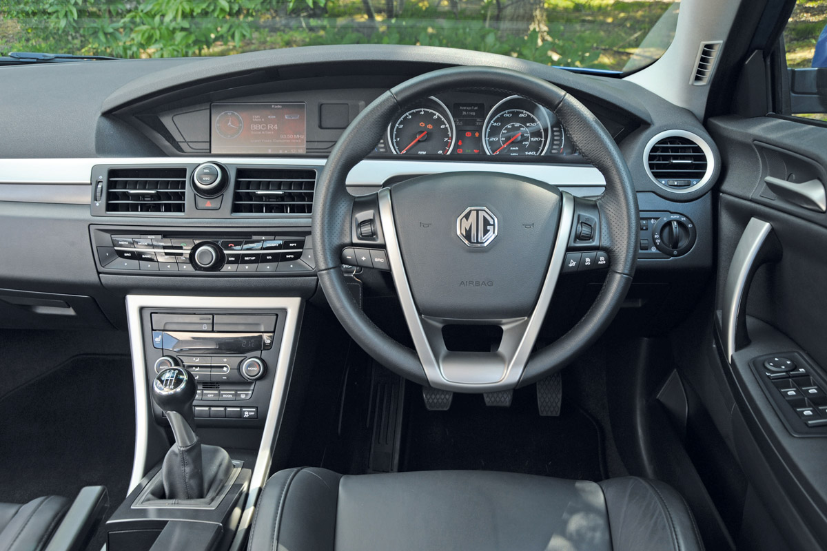 MG6 dash