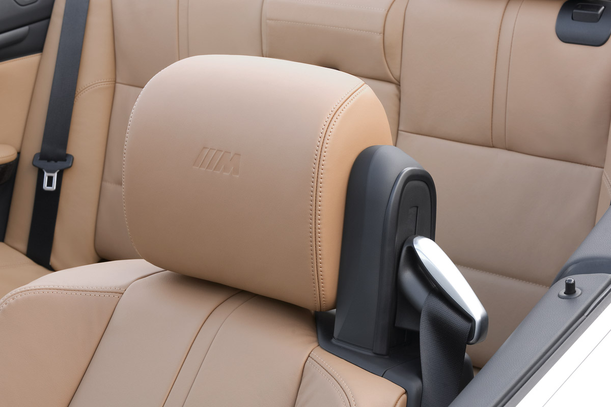 BMW M3 Convertible seatbelt head rest