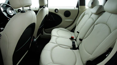 MINI Countryman rear seats