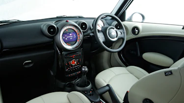 MINI Countryman dash