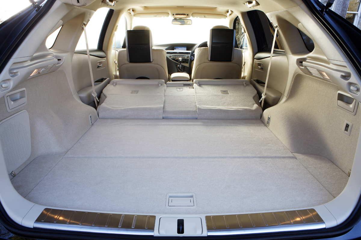 Lexus RX 450h seats down
