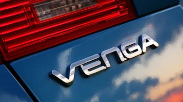Kia Venga badge