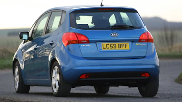 Kia Venga rear cornering