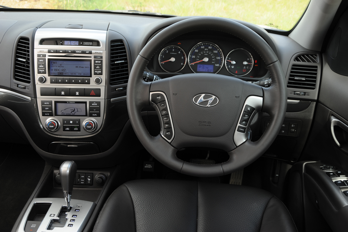 Hyundai Santa Fe dash