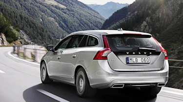 Volvo V60 Plug-in Hybrid rear tracking