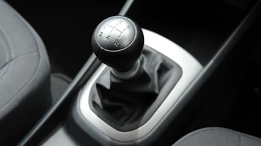 Kia Rio 2 1.25 detail