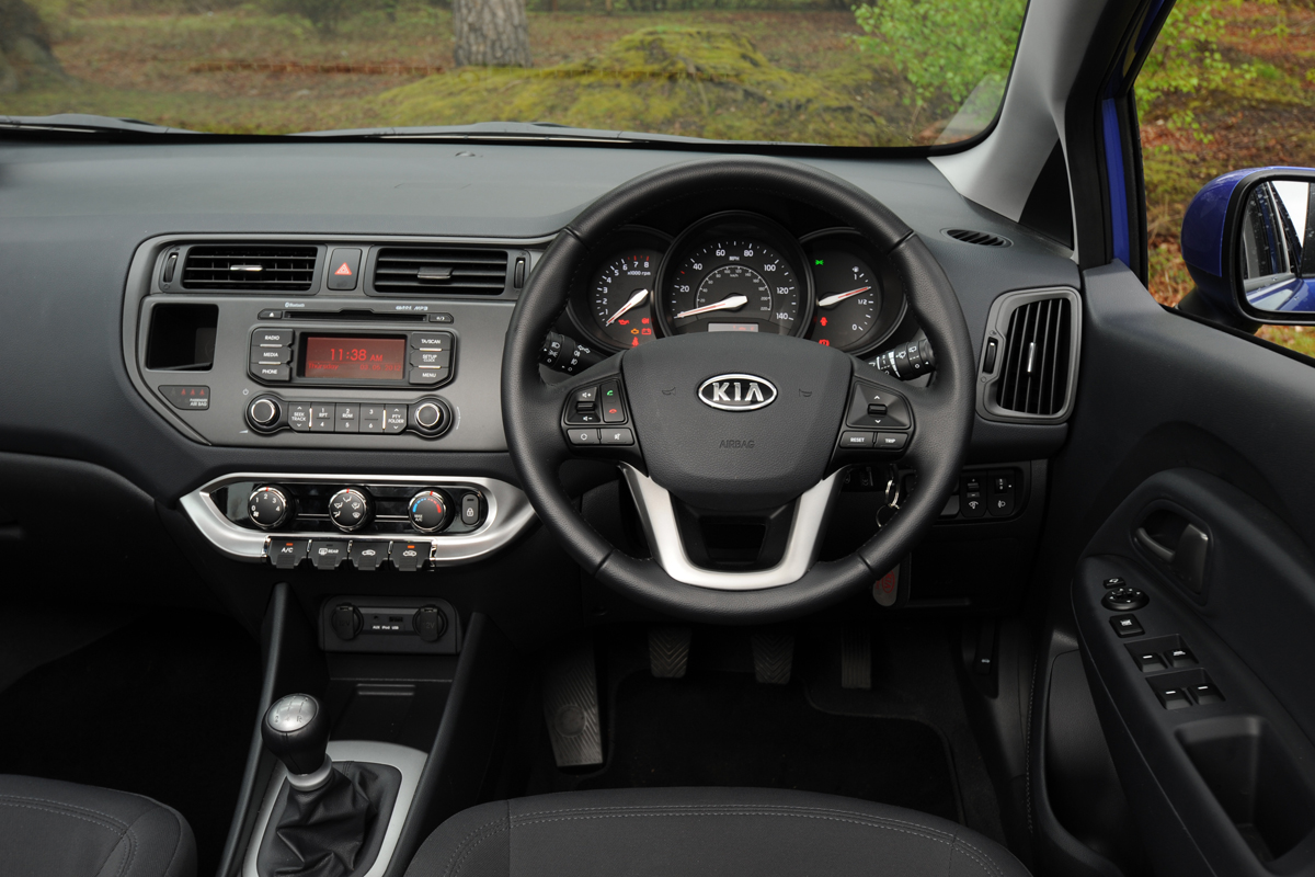 Kia Rio 2 1.25 interior