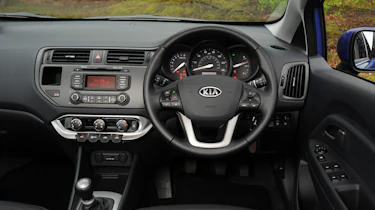 Kia Rio 2 1.25 interior