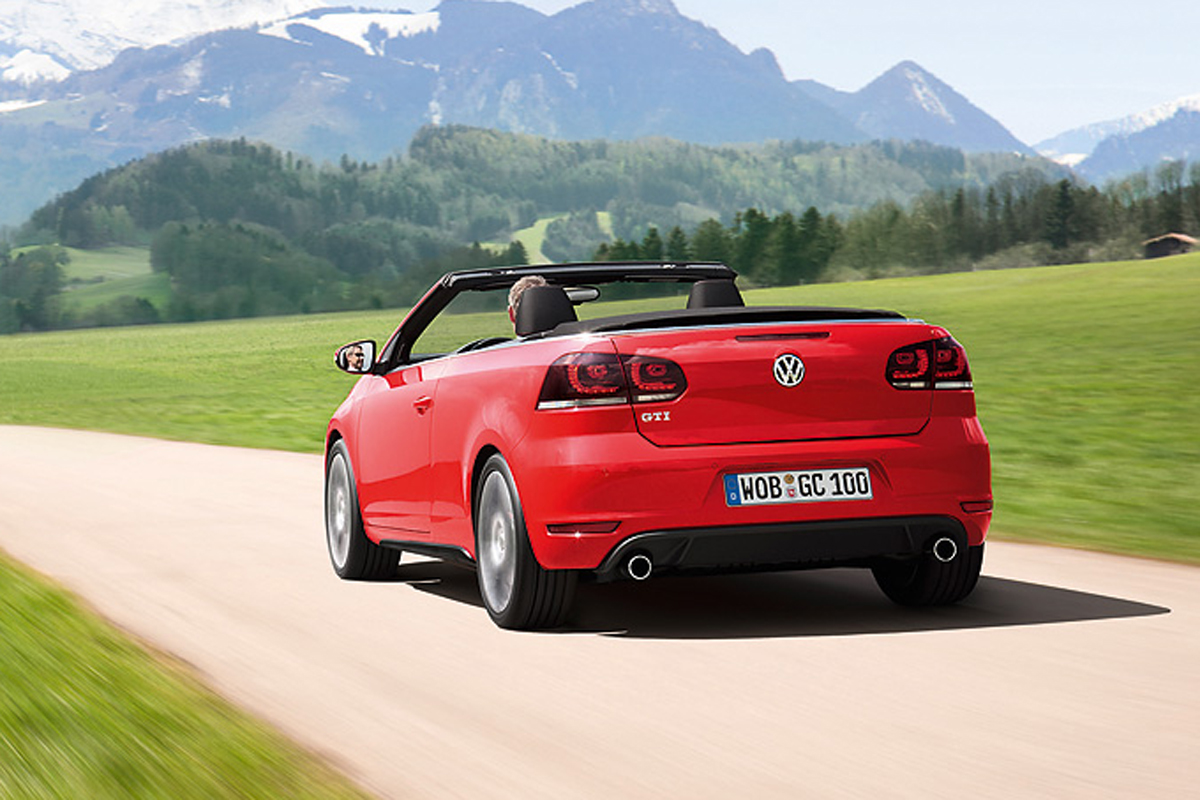 VW Golf GTI Cabriolet rear tracking