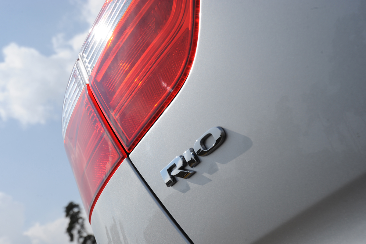 Kia Rio badge