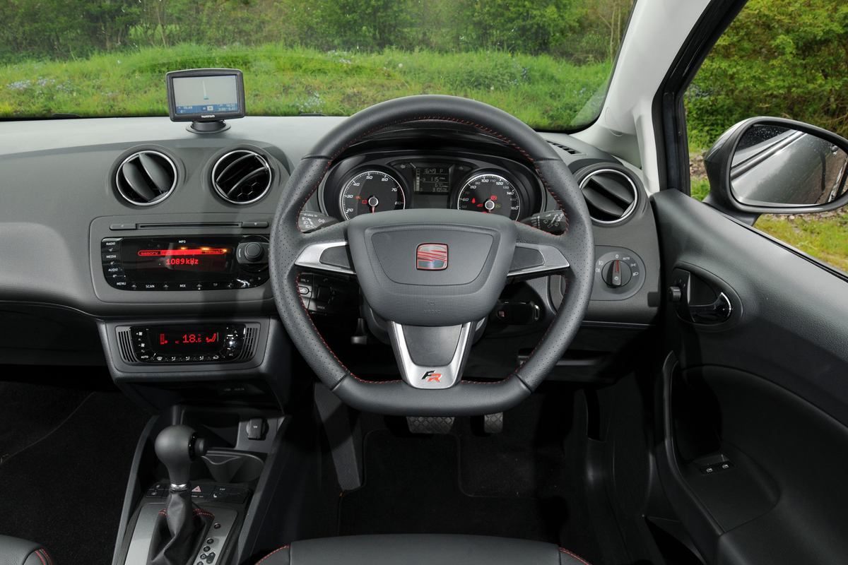 SEAT Ibiza SC FR 1.4 TSI interior