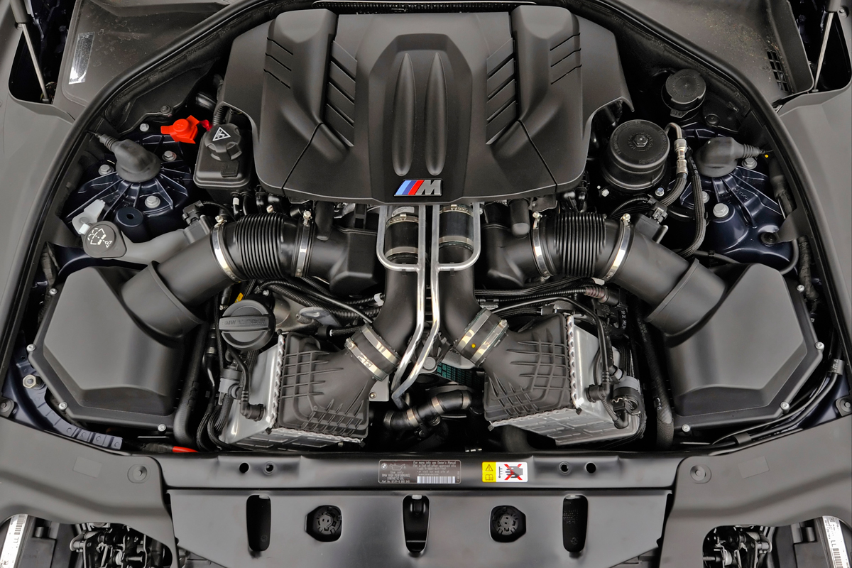 BMW M6 Convertible engine