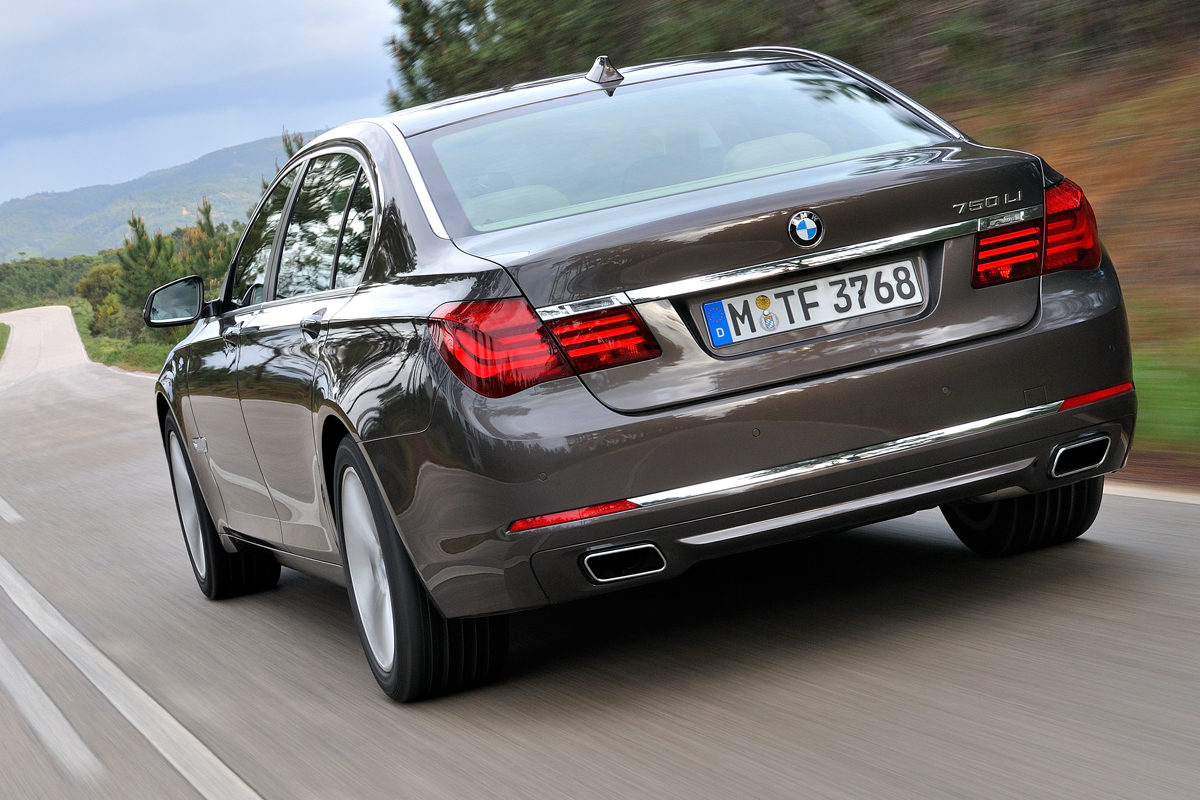 2012 BMW 7 Series Li rear-tracking