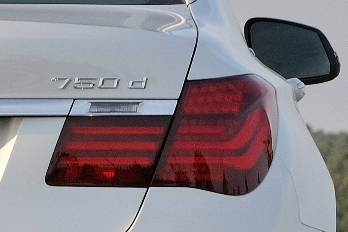 2012 BMW 7 Series badge
