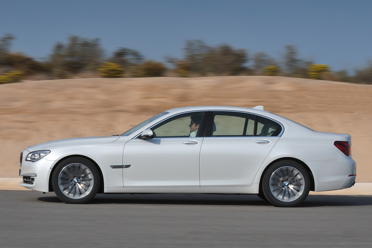 2012 BMW 7 Series profile