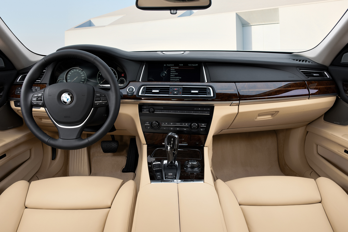 2012 BMW 7 Series interior