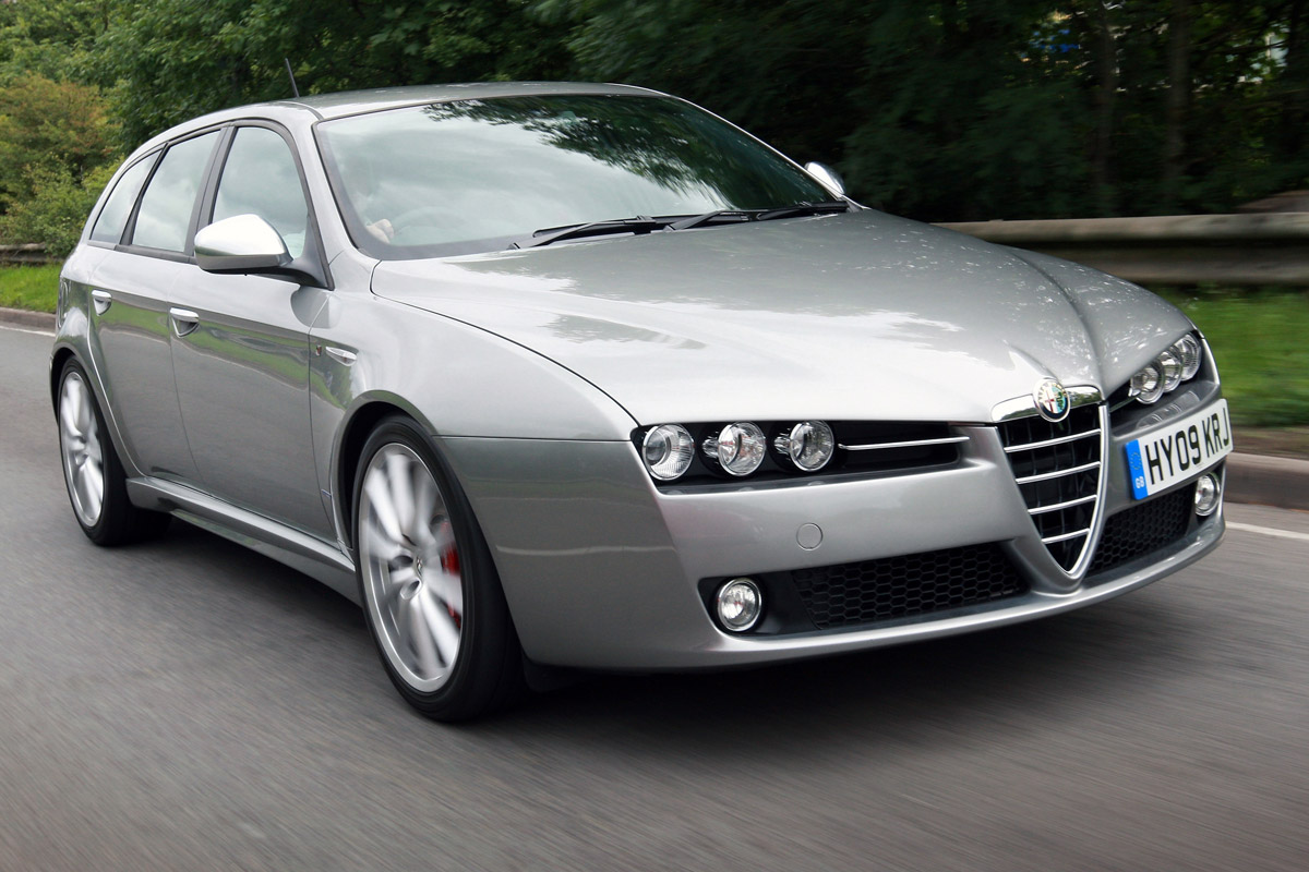 Alfa Romeo 159 Sportwagon estate front tracking
