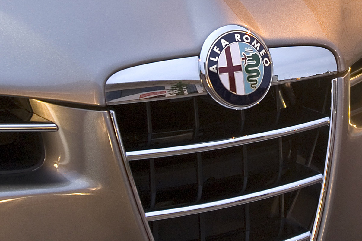 Alfa Romeo 159 Sportwagon estate badge