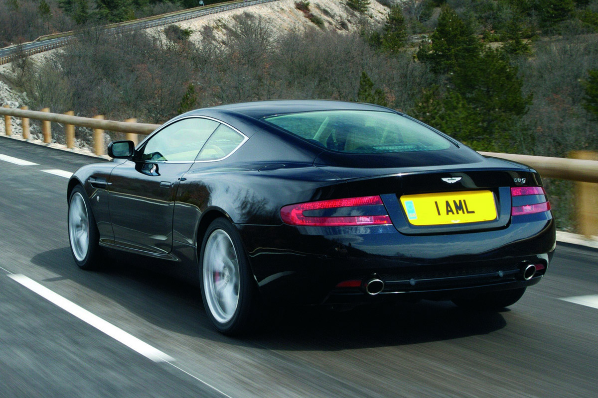 Aston Martin DB9 coupe rear tracking