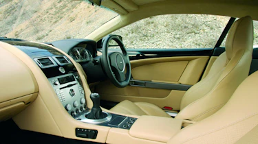 Aston Martin DB9 coupe dash