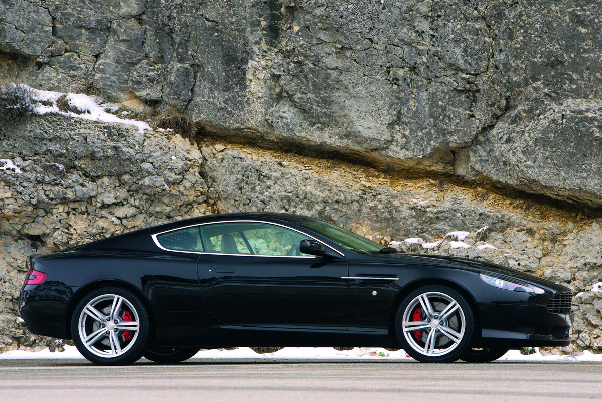 Aston Martin DB9 coupe profile