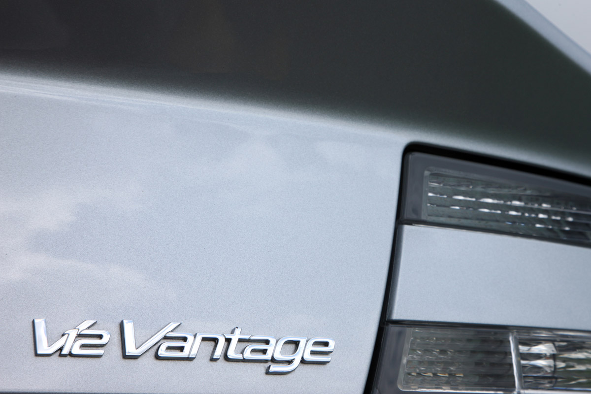 Aston Martin V12 Vantage coupe badge